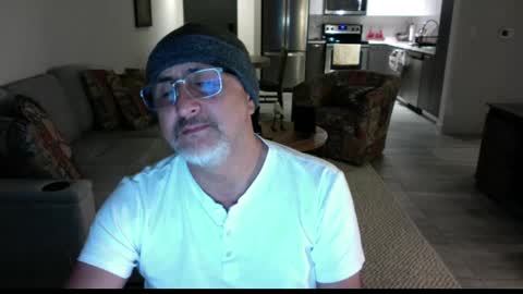 Snapshot of latinnous chatting on February 28, 2025, 6:10 am QS - INDEPENDENT MODEL online show from February 28, 2025, 6:10 am