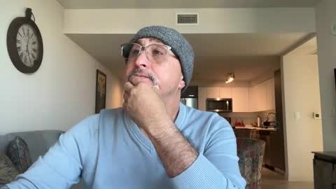 Snapshot of latinnous chatting on March 11, 2025, 9:59 pm QS - INDEPENDENT MODEL online show from March 11, 2025, 9:59 pm