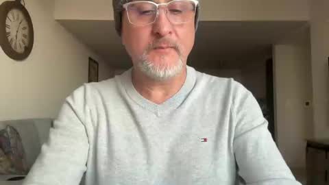 Snapshot of latinnous chatting on March 12, 2025, 11:01 pm QS - INDEPENDENT MODEL online show from March 12, 2025, 11:01 pm