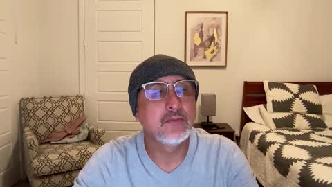 Snapshot of latinnous chatting on October 13, 2025, 2:55 am QS - INDEPENDENT MODEL online show from October 13, 2025, 2:55 am