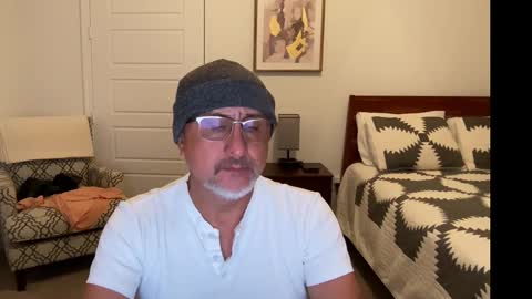 Snapshot of latinnous chatting on October 26, 2025, 4:18 am QS - INDEPENDENT MODEL online show from October 26, 2025, 4:18 am