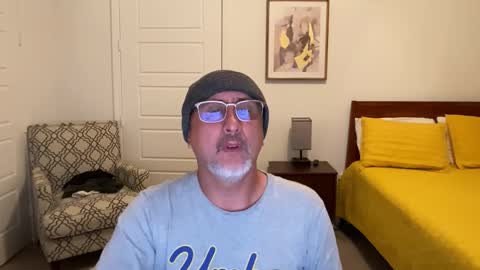 Snapshot of latinnous chatting on November 1, 2025, 4:03 am QS - INDEPENDENT MODEL online show from November 1, 2025, 4:03 am