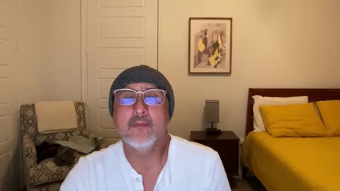 QS - INDEPENDENT MODEL online show from November 9, 2025, 3:38 am