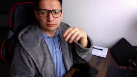 Snapshot of latino8484 chatting on October 15, 2025, 8:14 am latino8484 online show from October 15, 2025, 8:14 am