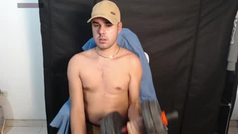 latino boy777 online show from April 14, 2026, 9:43 pm