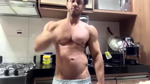 Snapshot of latino_rodri chatting on June 25, 2026, 9:03 am latino_rodri online show from June 25, 2026, 9:03 am