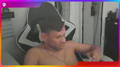 latinofum online show from February 22, 2026, 7:45 pm