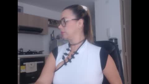 Snapshot of latinpaprika chatting on February 19, 2025, 10:56 am latinpaprika online show from February 19, 2025, 10:56 am