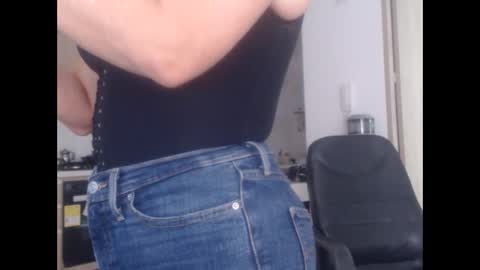 Snapshot of latinpaprika chatting on March 5, 2025, 10:32 pm latinpaprika online show from March 5, 2025, 10:32 pm