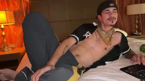 Snapshot of latinprincee chatting on March 19, 2026, 4:05 am latinprincee online show from March 19, 2026, 4:05 am
