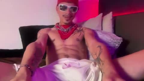 Snapshot of latinprincee chatting on April 26, 2026, 5:32 pm latinprincee online show from April 26, 2026, 5:32 pm
