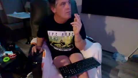 latniter online show from January 7, 2025, 4:50 am