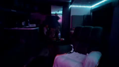 latniter online show from January 10, 2025, 8:18 am