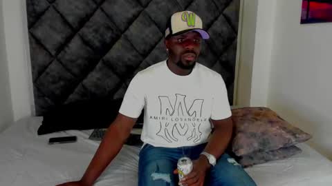 LEANDRO online show from September 29, 2025, 3:44 am