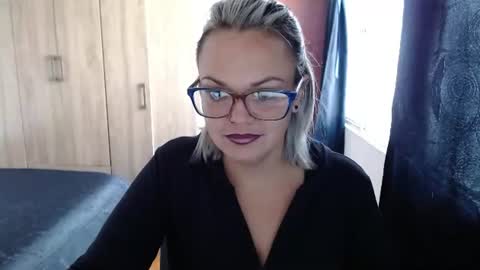Laura online show from July 30, 2026, 12:15 pm