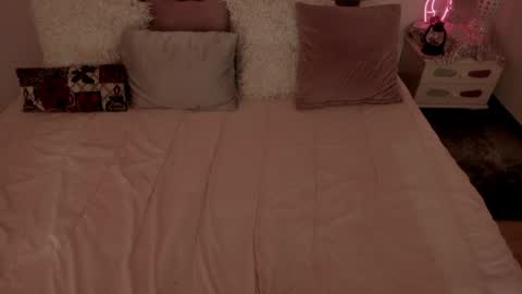 Laura online show from January 5, 2025, 8:52 pm