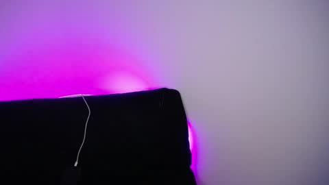 lau_24 online show from November 26, 2025, 6:03 am