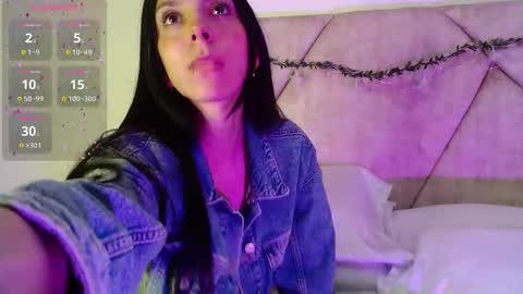 Snapshot of laugreen chatting on September 11, 2025, 2:11 am Laura online show from September 11, 2025, 2:11 am