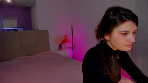 Laura online show from February 21, 2025, 6:29 am