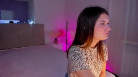 Laura online show from March 10, 2025, 6:27 am