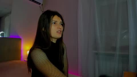 Laura online show from September 9, 2025, 5:29 am