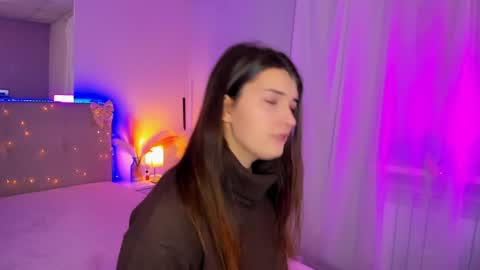 Laura online show from April 9, 2026, 7:03 am