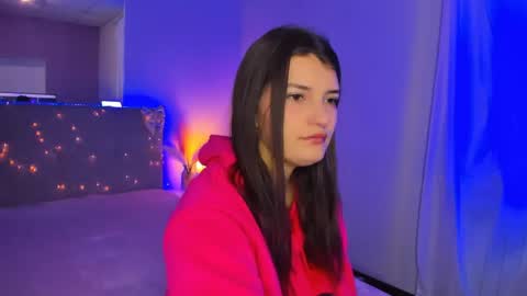 Snapshot of laura__leee chatting on April 21, 2026, 5:14 am Laura online show from April 21, 2026, 5:14 am
