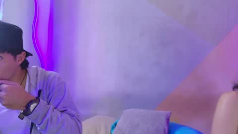 laura_and_kevin online show from September 29, 2025, 2:11 pm