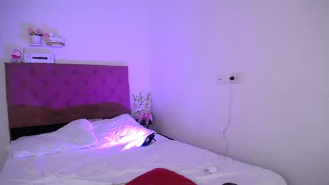 LAURA online show from January 15, 2025, 8:05 pm