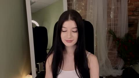 Laura online show from December 24, 2024, 8:49 pm