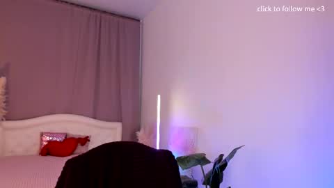 Laura online show from September 30, 2025, 7:52 pm