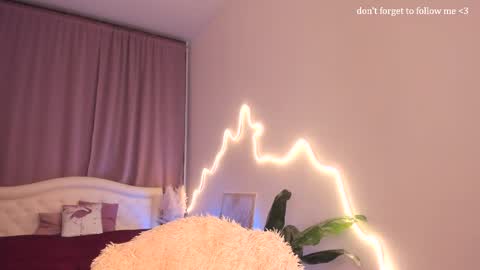 Snapshot of laura_coy chatting on February 7, 2026, 10:24 pm Laura online show from February 7, 2026, 10:24 pm