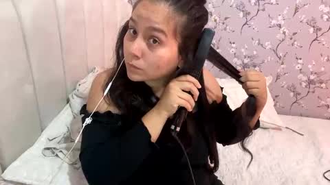 laura online show from January 21, 2025, 2:00 am