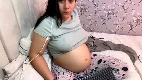 laura online show from January 25, 2025, 4:45 am