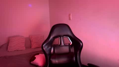 laura online show from April 14, 2026, 11:44 pm