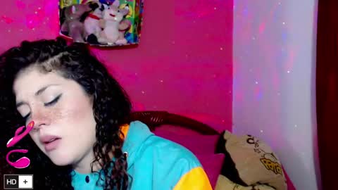 weedcam Curly Laura OF    online show from April 10, 2026, 10:25 pm