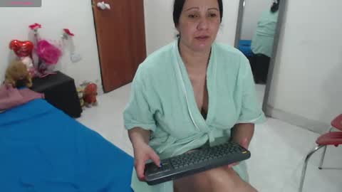 laura_foxx2379 online show from September 15, 2025, 11:49 pm