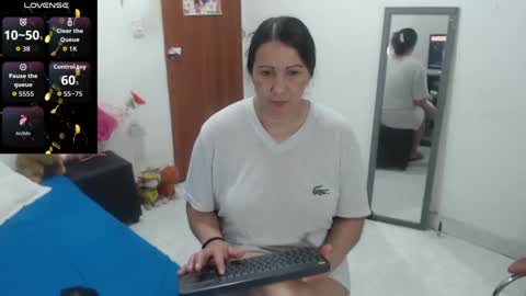 laura_foxx2379 online show from September 24, 2025, 12:47 am