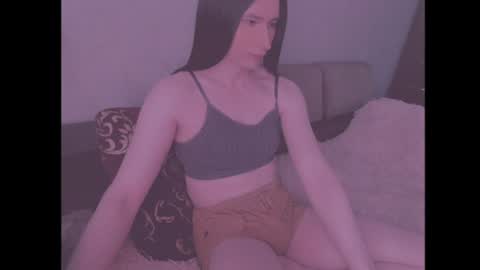 Snapshot of laura_night_byte chatting on June 17, 2026, 5:32 am laura_night_byte online show from June 17, 2026, 5:32 am