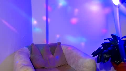 Snapshot of laura_pink01 chatting on February 5, 2025, 12:20 am laura_pink01 online show from February 5, 2025, 12:20 am