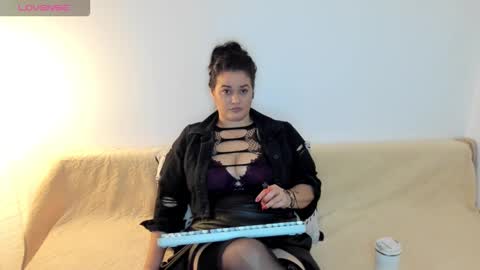 Laura online show from January 15, 2026, 8:56 pm