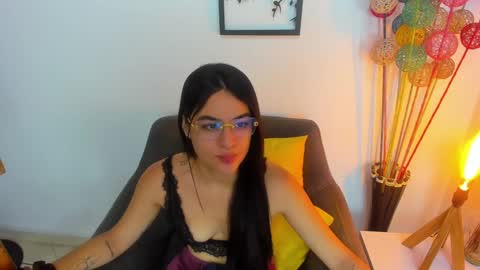 LAURA SOE online show from January 13, 2025, 1:28 pm