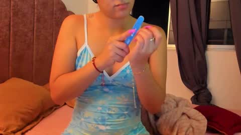 LAURA SOE online show from October 5, 2025, 11:35 pm