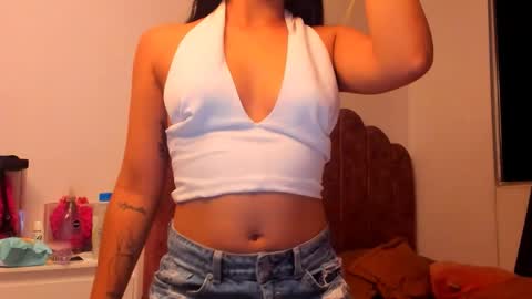 LAURA SOE online show from October 11, 2025, 12:54 am