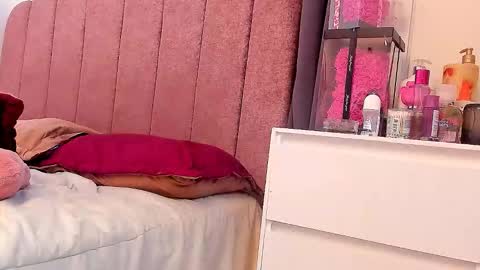 LAURA SOE online show from February 25, 2026, 9:24 pm