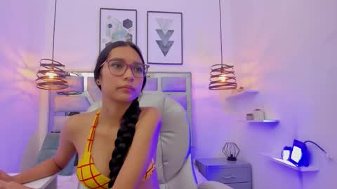 Snapshot of laura_stuar chatting on October 31, 2025, 11:55 am laura stuar online show from October 31, 2025, 11:55 am