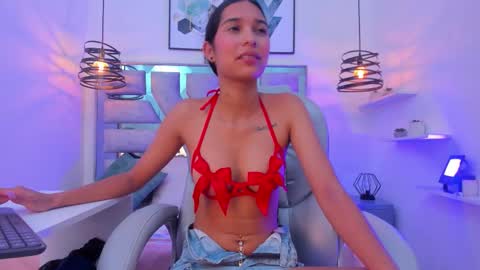 Snapshot of laura_stuar chatting on November 8, 2025, 12:49 pm laura stuar online show from November 8, 2025, 12:49 pm