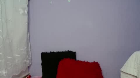 Snapshot of lauracb_ chatting on January 1, 2025, 5:01 am lauracb online show from January 1, 2025, 5:01 am