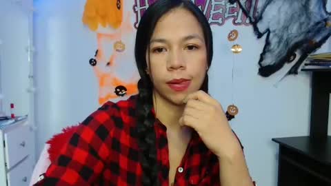 Snapshot of lauracb_ chatting on October 22, 2025, 5:41 am lauracb online show from October 22, 2025, 5:41 am