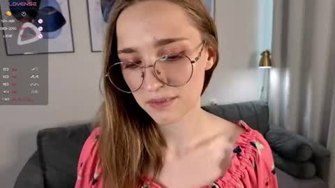 Snapshot of lauracollins__ chatting on June 10, 2026, 2:16 pm May online show from June 10, 2026, 2:16 pm